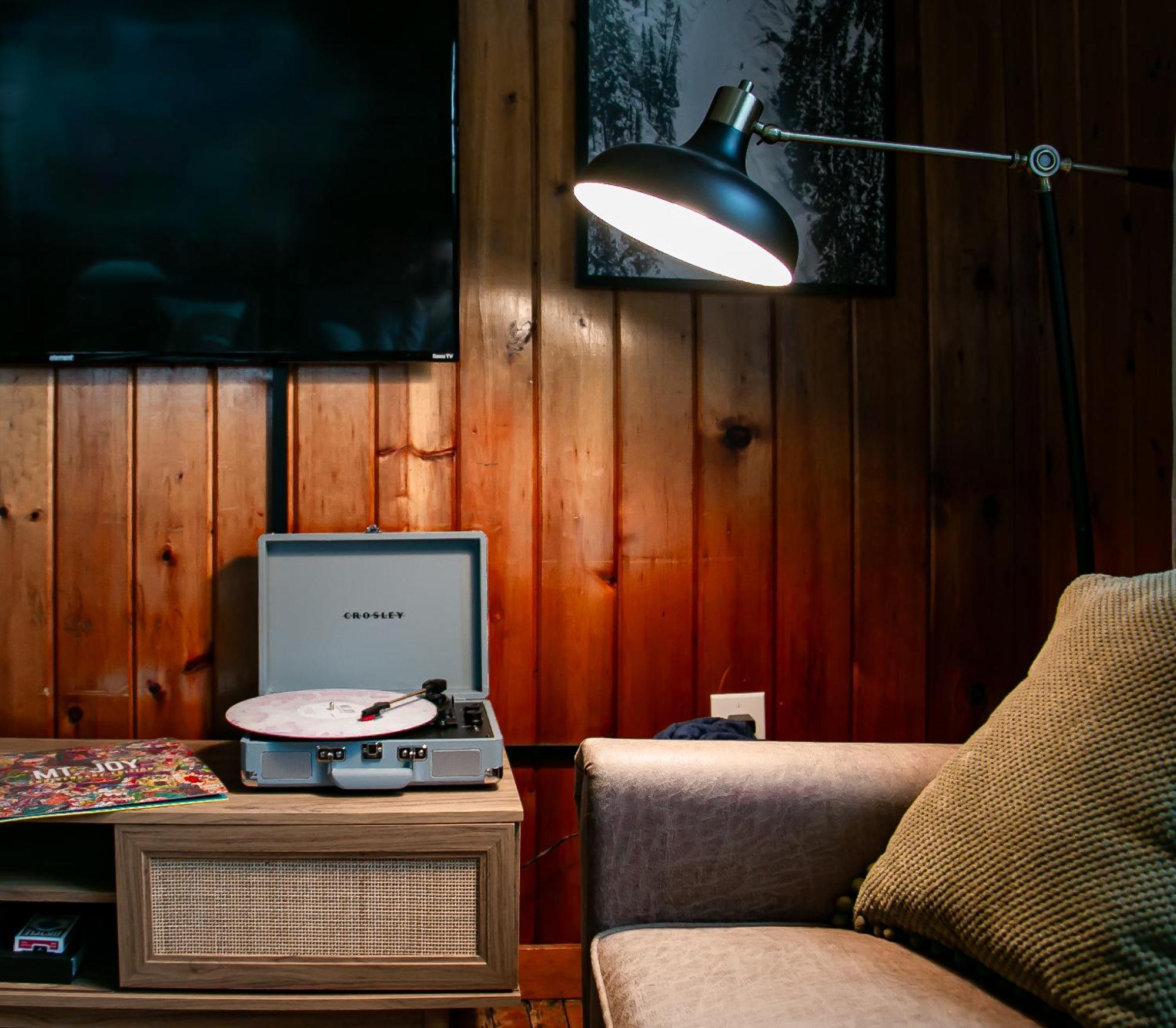 Birch House: Cozy Cabin 5 Min From Okemo Ludlow Esterno foto